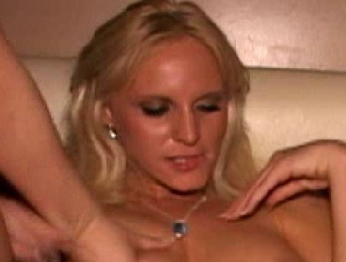 blond03a.jpg