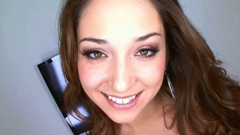 2012.02.24} Amatuer Allure.mp4_000031331.jpg