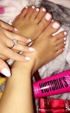 Lily-Jordan-Feet-2383280.jpg